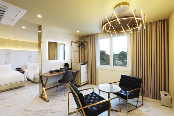 Living area - HOTEL THE ONE (Gangneung)