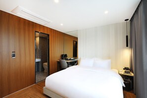 Elite Room | 1 bedroom, Egyptian cotton sheets, premium bedding, down duvets - HOTEL THE ONE (Gangneung)