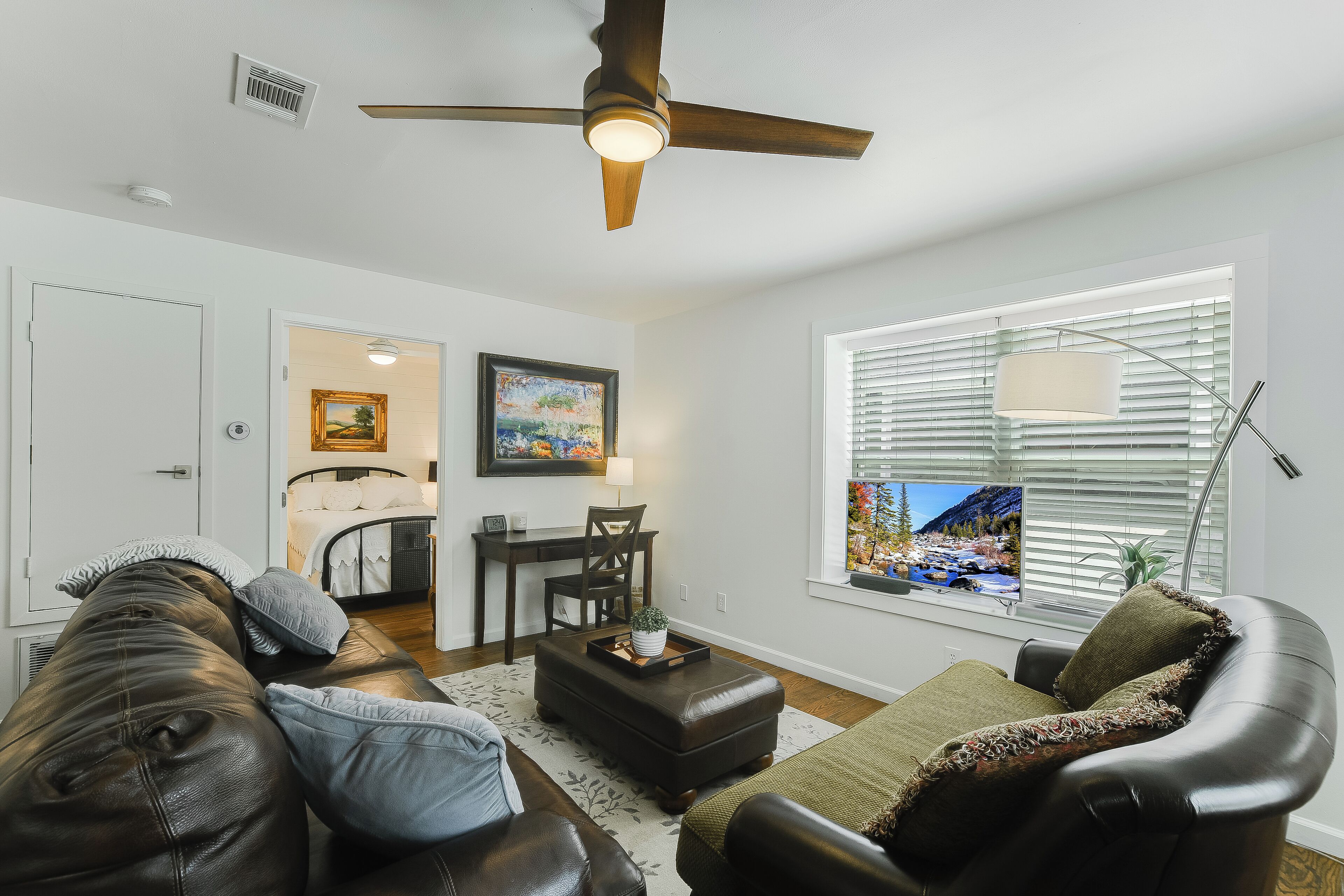 2 bedrooms, desk, iron/ironing board, free WiFi