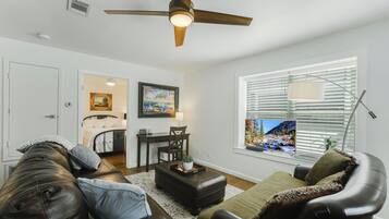 2 bedrooms, desk, iron/ironing board, free WiFi