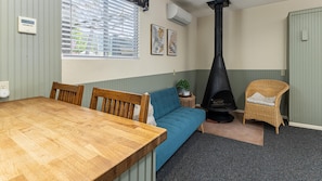 Interior - The General Grant Cabin Near Sequoia w Pool (Three Rivers)