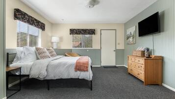 1 bedroom, iron/ironing board, travel crib, WiFi