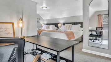 3 bedrooms, desk, iron/ironing board, travel crib