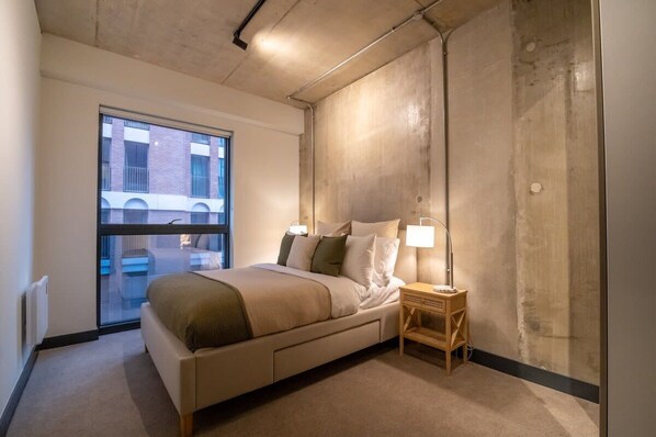 3 bedrooms, desk, iron/ironing board, WiFi