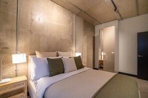 3 bedrooms, desk, iron/ironing board, WiFi