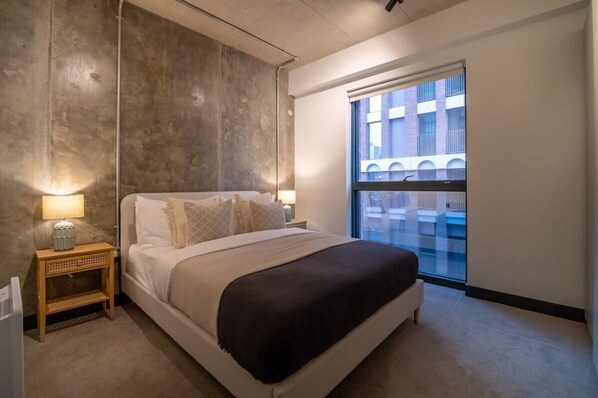 3 Schlafzimmer, Schreibtisch, Bügeleisen/Bügelbrett, WLAN