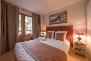 2 chambres, fer et planche à repasser, accès au Wi-Fi (inclus)