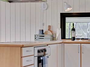 Refrigerador, microondas, horno y lavavajillas 