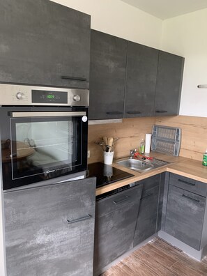 冰箱、烤箱、炉灶、洗碗机