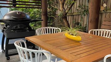 屋外ダイニングエリア