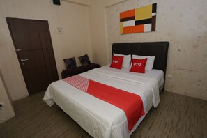 Family Suite | Free WiFi, bed sheets - OYO 93825 Nona Key Property (Bekasi)