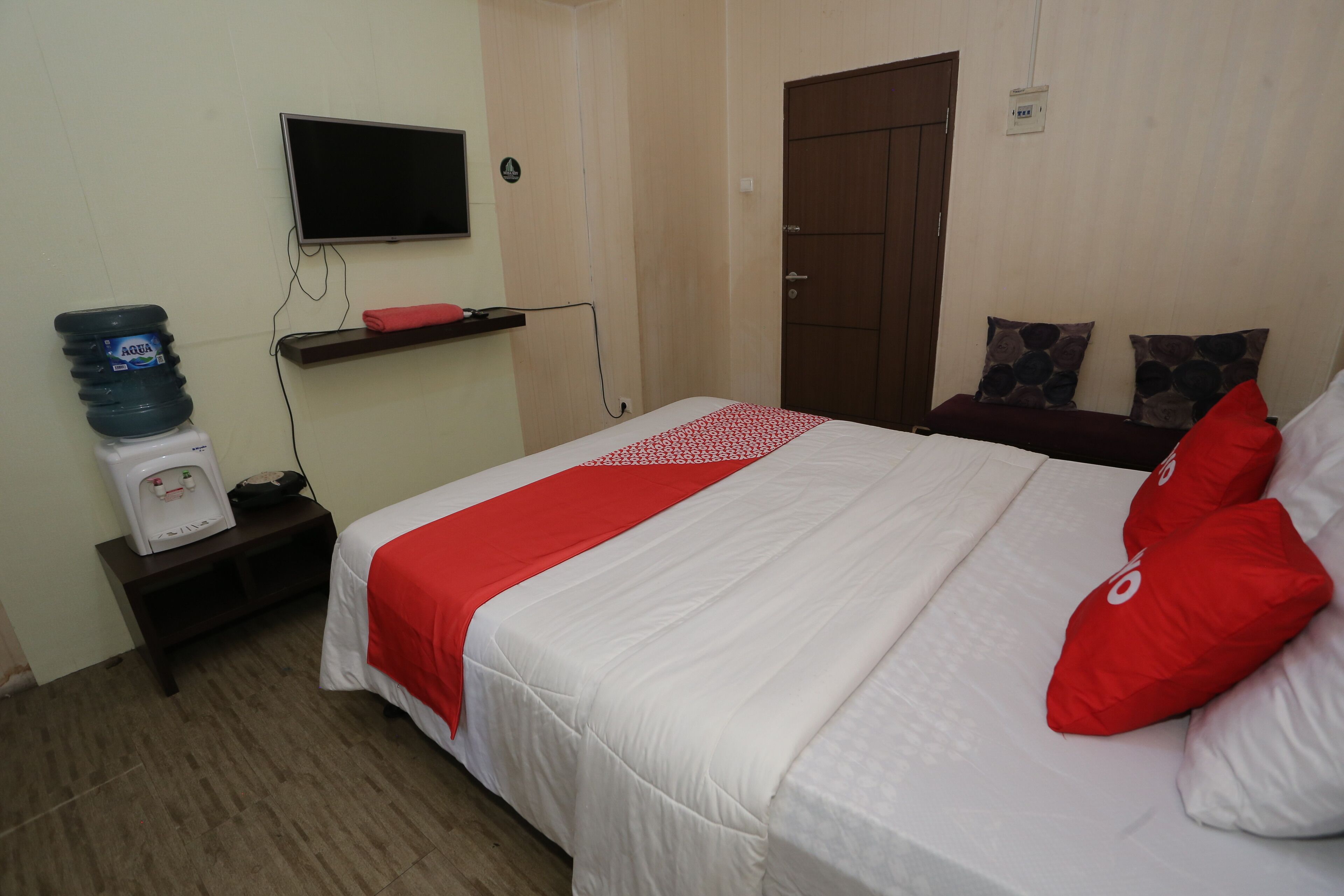 واي فاي مجانًا وملاءات أسرّة