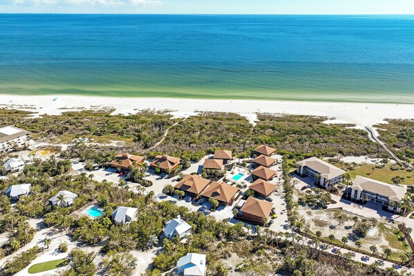Exterior - Pet friendly paradise on Sanibel Island with private beach - Signal Inn 12 (Sanibel)