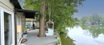 Cozy chalet with a waterside terrace