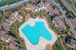 Piscine extérieure (ouverte en saison), piscine chauffée