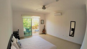 Standard Apartment, Pool View - Condo in Downtown of Playa (Playa del Carmen)