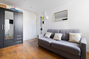 TV - Studio cosy metro saint Paul - Paris 3 - 2P (Paris)
