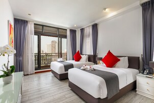 JAYA SUITE | Premium bedding, minibar, in-room safe, desk