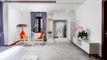 Cocoon Suite King With Balcony | City view