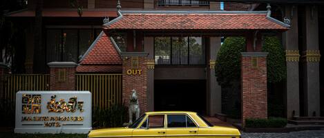 Fachada de la propiedad