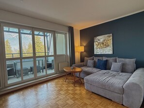 TV - Appartement Nr. 36, 53qm, Bad mit Wanne, Wohn/ Schlafraum, Balkon (Bad Reichenhall)