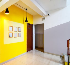 Lobby - Super Collection O The Kolkata Hotel (Kolkata)