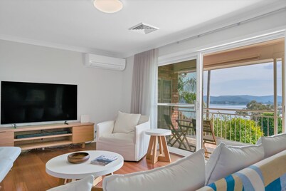 Resort Style Getaway | Close to Beaches and Cafes