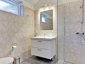Bathroom - "Sada" - 12km from the sea by Interhome (Oksbøl)