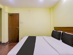 Classic Double Room | Bed sheets - Collection O Triplicane (Chennai)