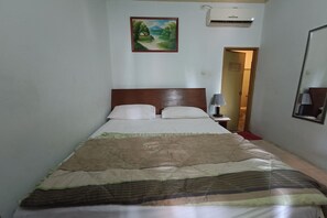 Deluxe Double Room | Free WiFi, bed sheets - Hotel O Cprc Inn Serpong (Cisauk)
