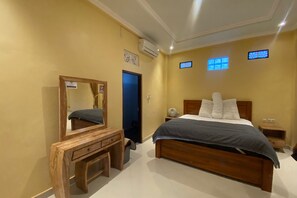 Deluxe Double Room | Free WiFi, bed sheets - Capital O 93844 Arta Adi Homestay NearBali Zoo (Ubud)