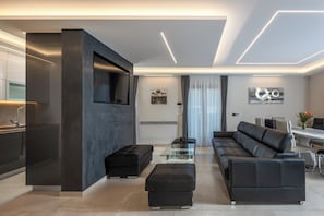 21-inch flat-screen TV with digital channels, TV, fireplace - Villa Vilani Spa & Pool (Bakar)