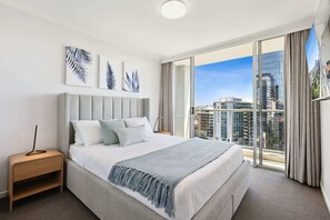 2 bedrooms, desk, iron/ironing board, WiFi