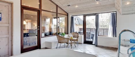 Indoor spa tub