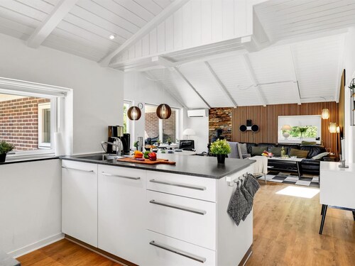 "Famke" - 1km from the sea by Interhome
