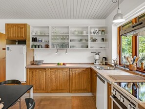 Fridge, microwave, dishwasher, cookware/dishes/utensils - "Akeleje" - 900m from the sea by Interhome (Blåvand)