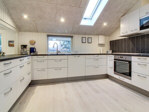 Fridge, microwave, oven, dishwasher - "Ria" - 250m from the sea by Interhome (Blåvand)
