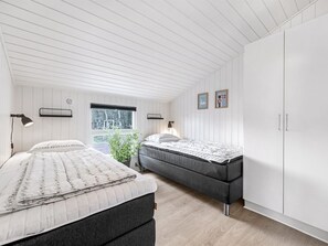5 bedrooms, WiFi
