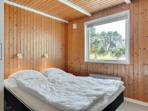 3 bedrooms, Internet
