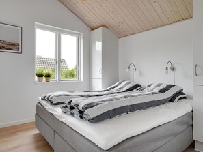 2 bedrooms, Internet