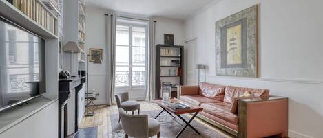 Televisio, työhuone