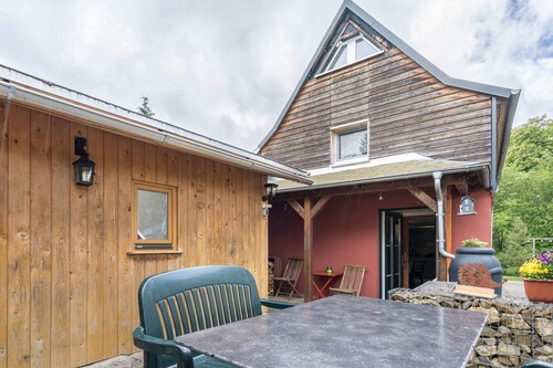 Chalet 'Kunterbunt' mit gemeinsamer Terrasse, privatem Garten und WLAN