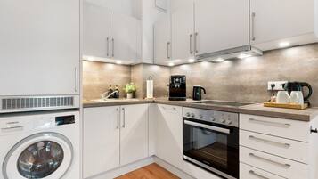 Réfrigérateur, four, plaque de cuisson, lave-vaisselle