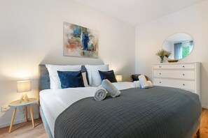 1 slaapkamer, een strijkplank/strijkijzer, gratis wifi, beddengoed