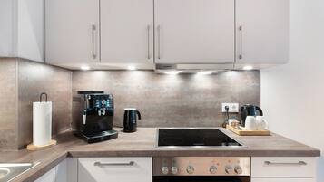 Réfrigérateur, four, plaque de cuisson, lave-vaisselle