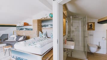 Ducha, secador de pelo, toallas