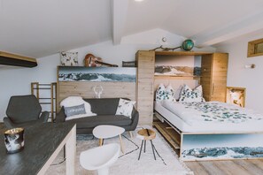 Interior - Holiday flat 'Loft - Guggi's Emporeon Allgäu' with mountain views, large terrace & WiFi (Germaringen)