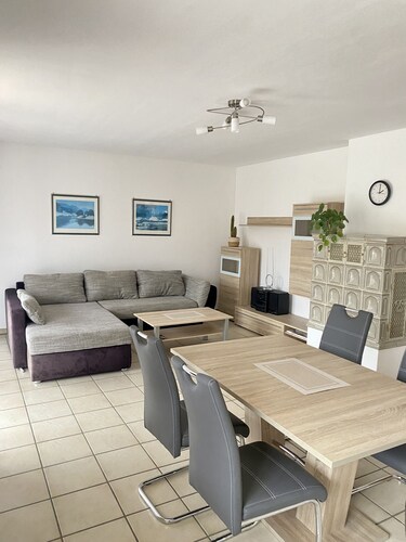 Apartment 'Ferienwohnung Starnberg' with Private Terrace, Shared Garden and Wi-Fi