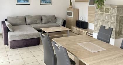 Apartment 'Ferienwohnung Starnberg' with Private Terrace, Shared Garden and Wi-Fi