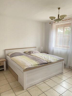 1 camera, una scrivania, ferro/asse da stiro, Wi-Fi gratuito